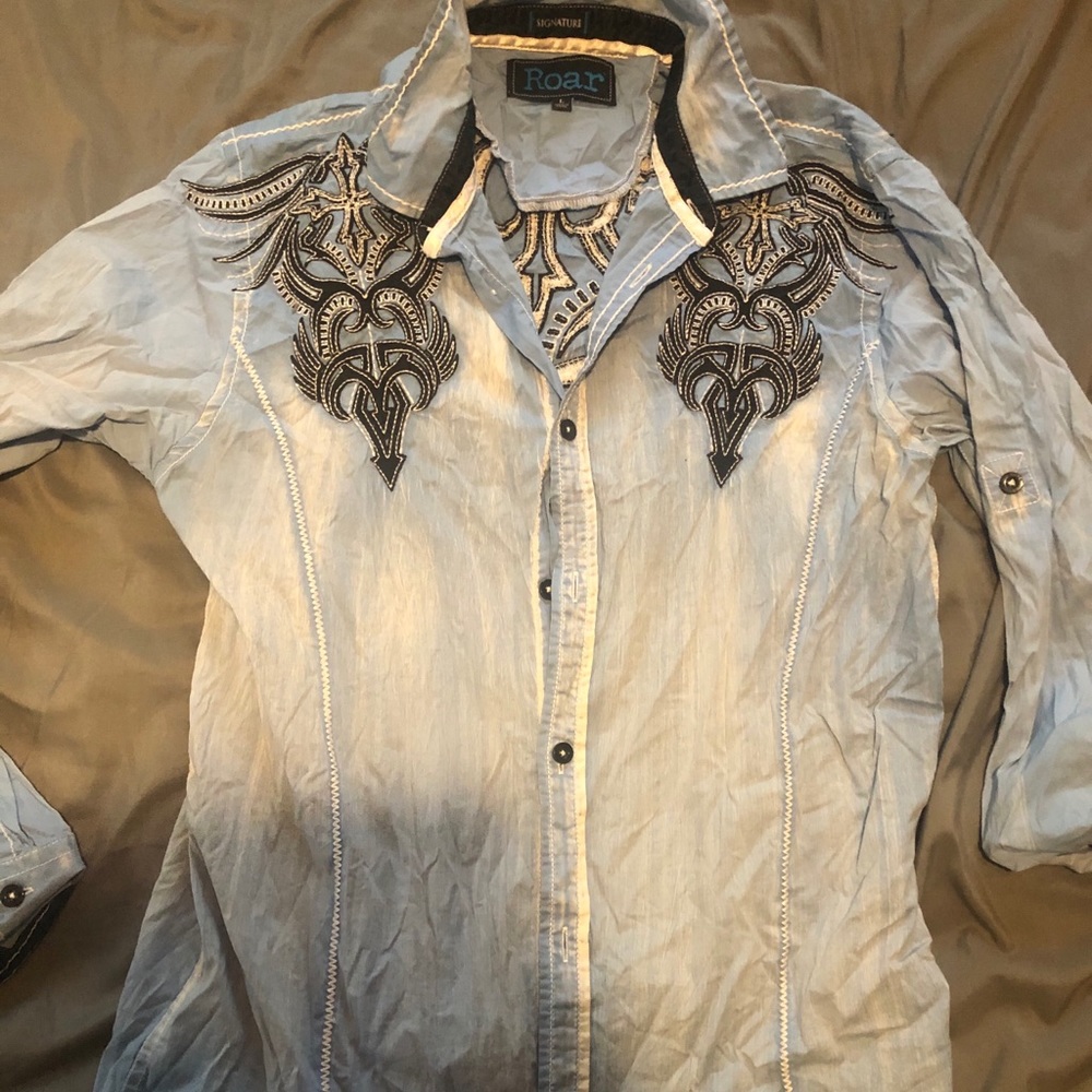Roar brand mens button up shirt. Light blue
